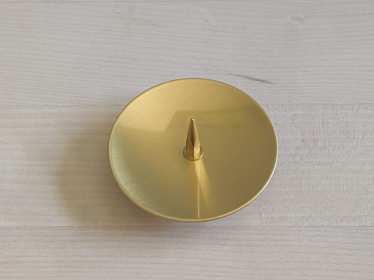 A Simple Brass Round Candleholder Designed Specifically for Japanese Candles