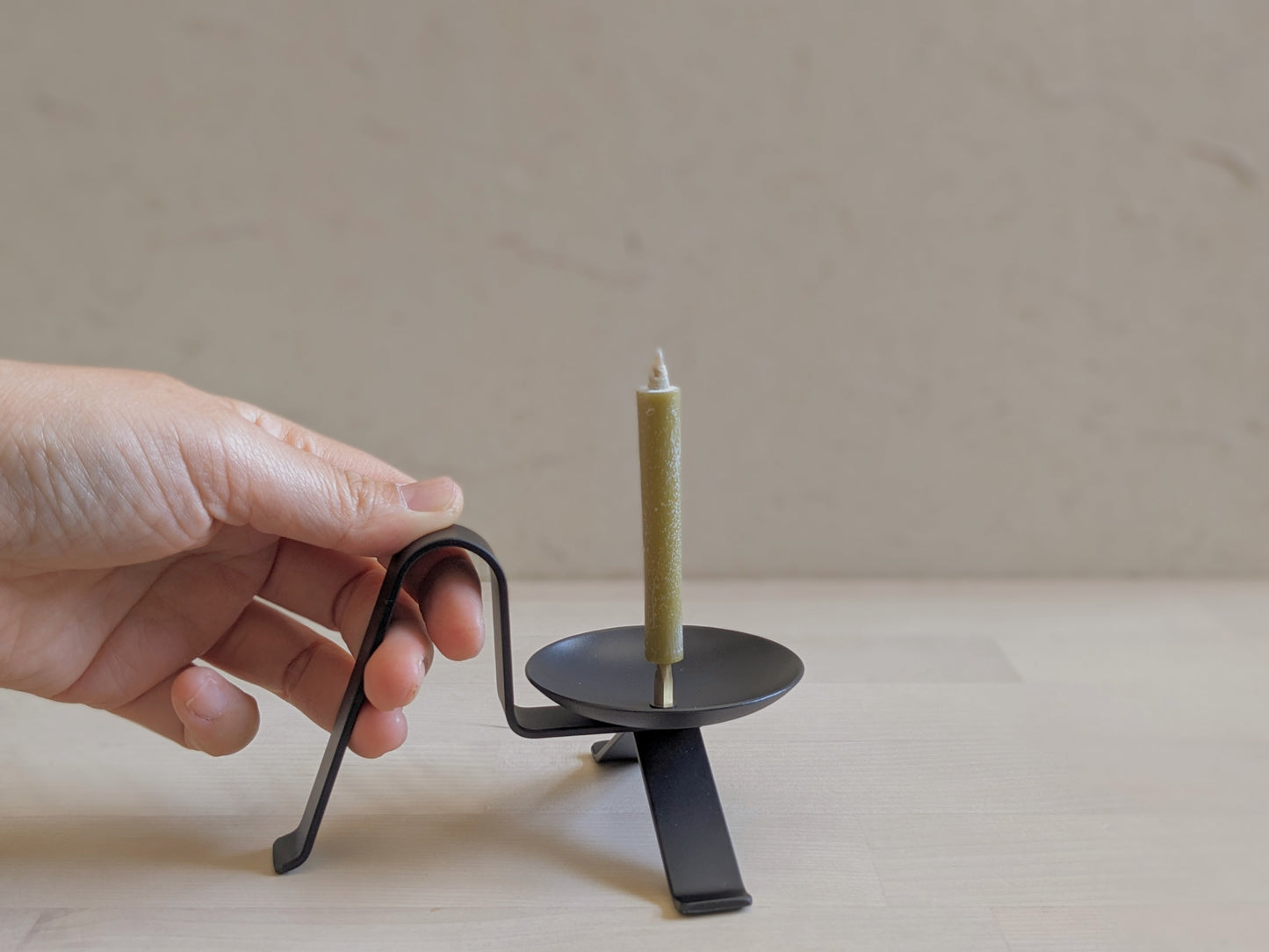 Simple Iron Candleholder Designed Specifically for Japanese Candles