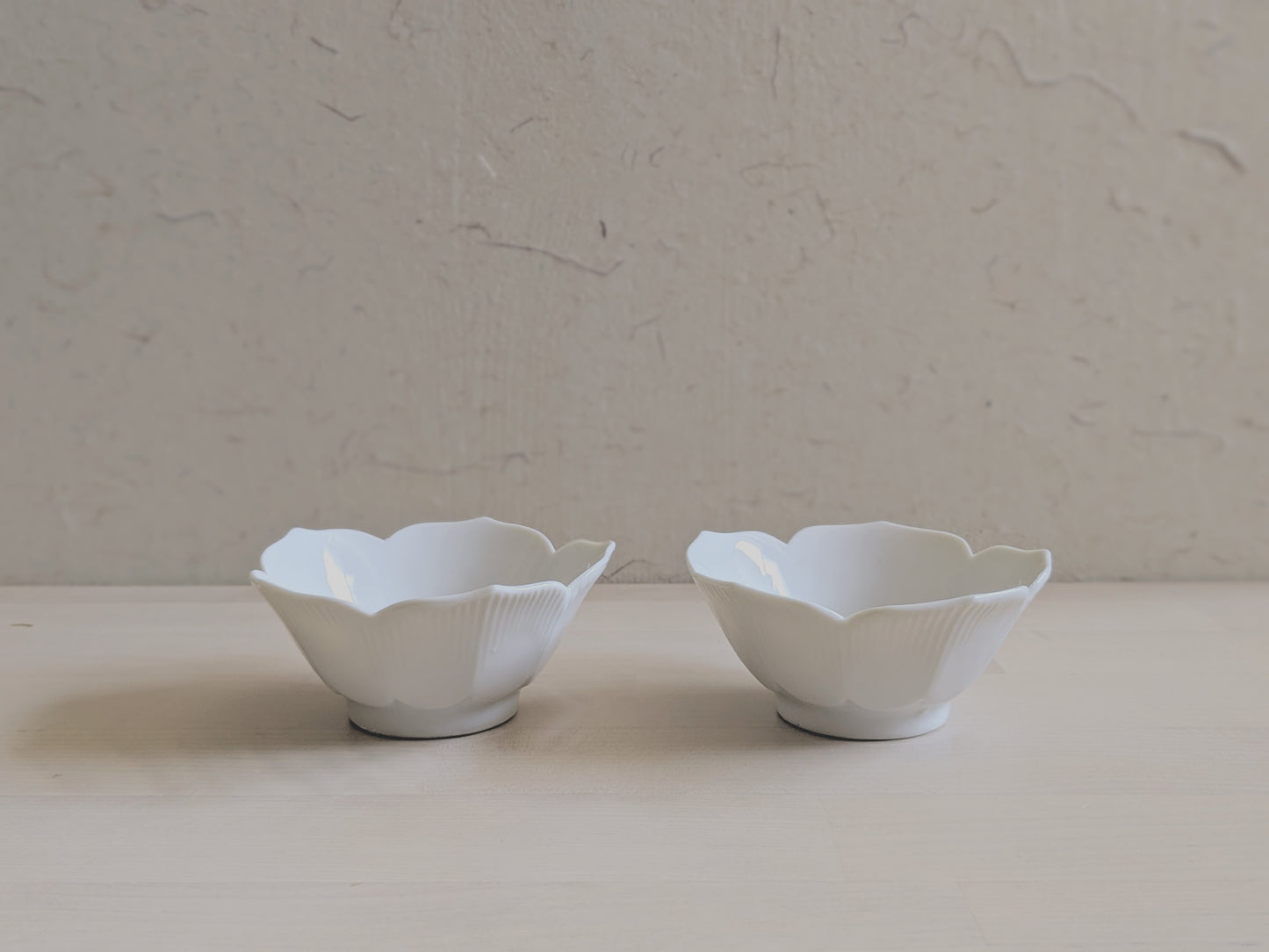 Vintage flower-shaped bowls, a set of two - small