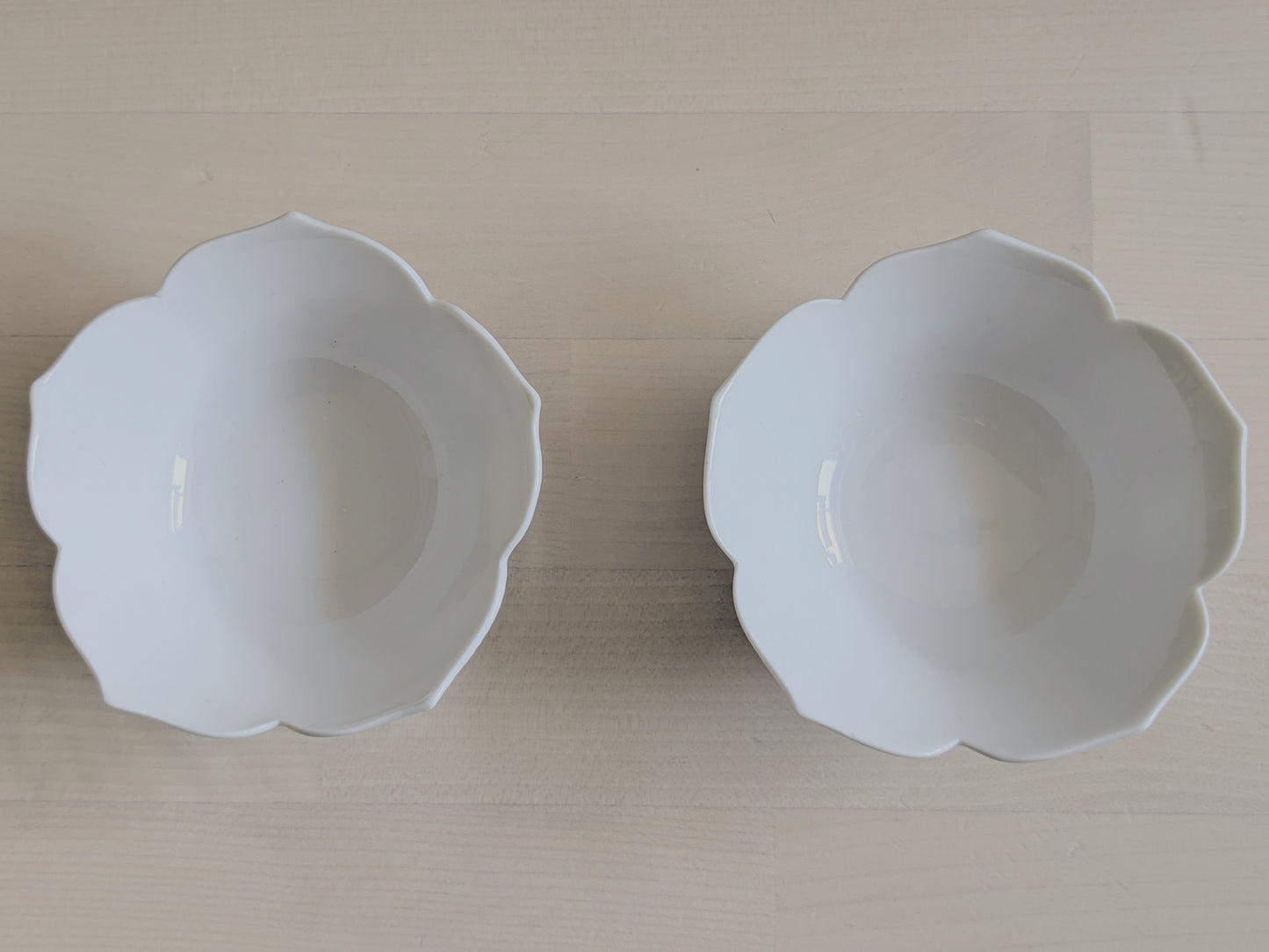 Vintage flower-shaped bowls, a set of two - small